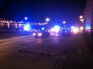 Police surround the mall. (Source: NOLA.com