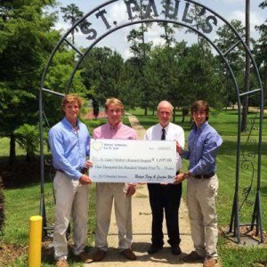 All of the senior along with some junior and sophomore Baseball Wolves helping out at the Northshore Miracle League. Read more about at https://thepaperwolf.com/2015/10/07/baseball-team-makes-miracles-happen/. (Photo courtesy Carson Caulfield)